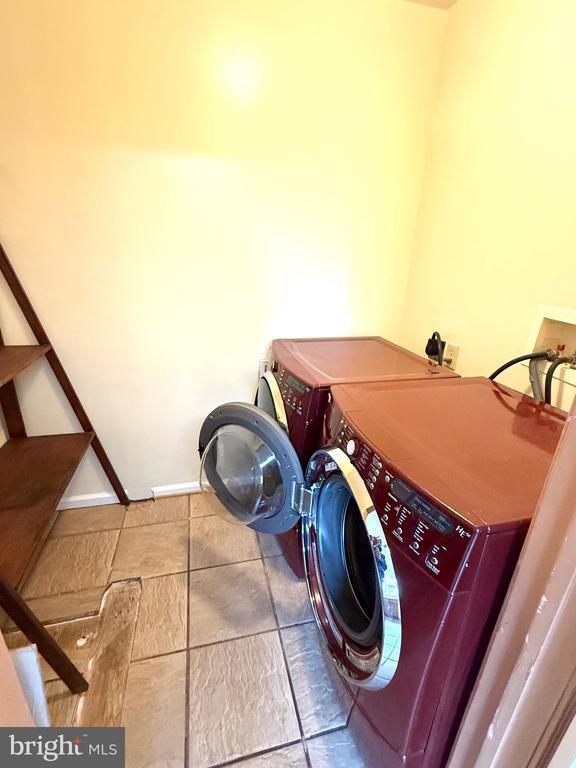 Building Photo - 402 Kiamensi Rd