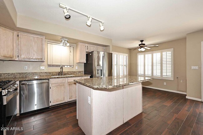 Building Photo - 4591 W Oakland St