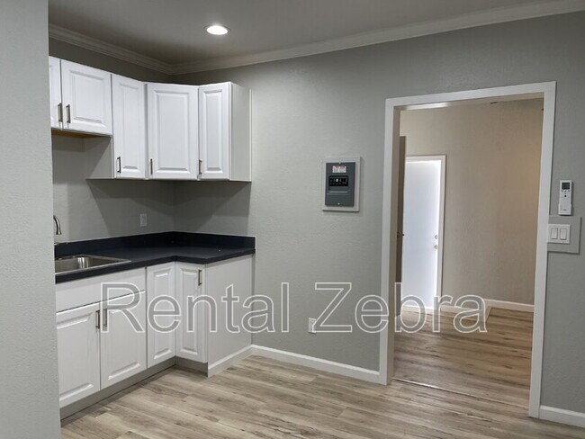 Building Photo - 343 Arlen Dr