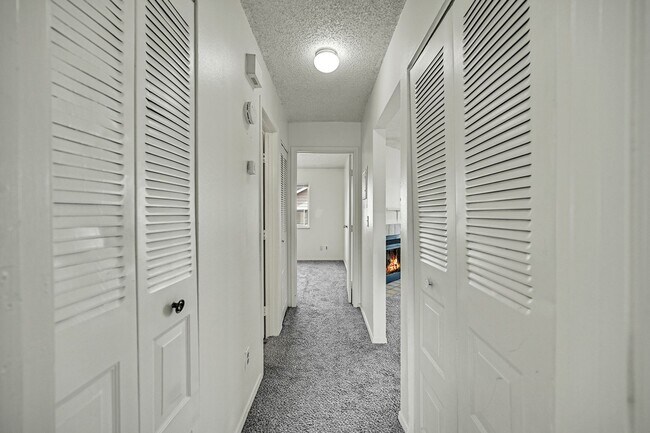 Building Photo - 1051 Mazatlan Cir