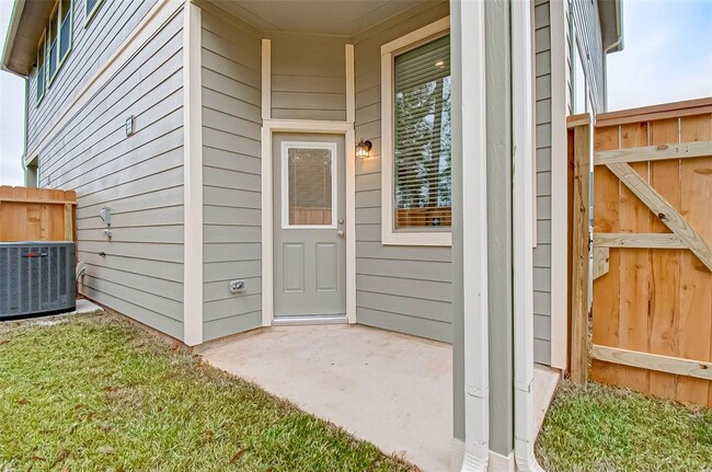 Building Photo - 332 N Spotted Fern Dr