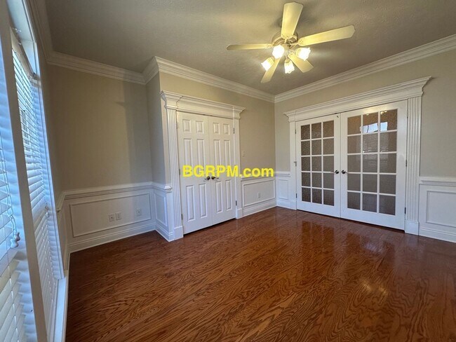 Building Photo - 3 Bed 2 Bath