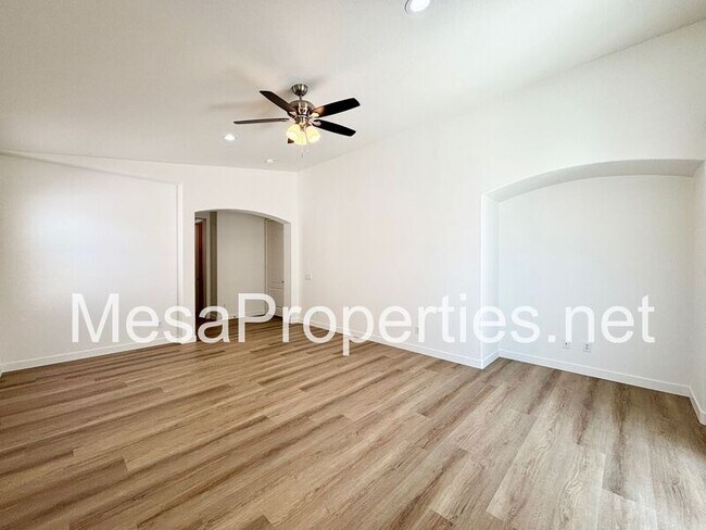 Building Photo - 15818 Iron Canyon Ln