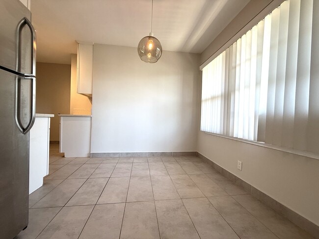Dining Area - 1936 S Rimpau Blvd