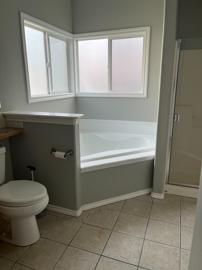 Building Photo - 2664 E Bridgecreek Dr