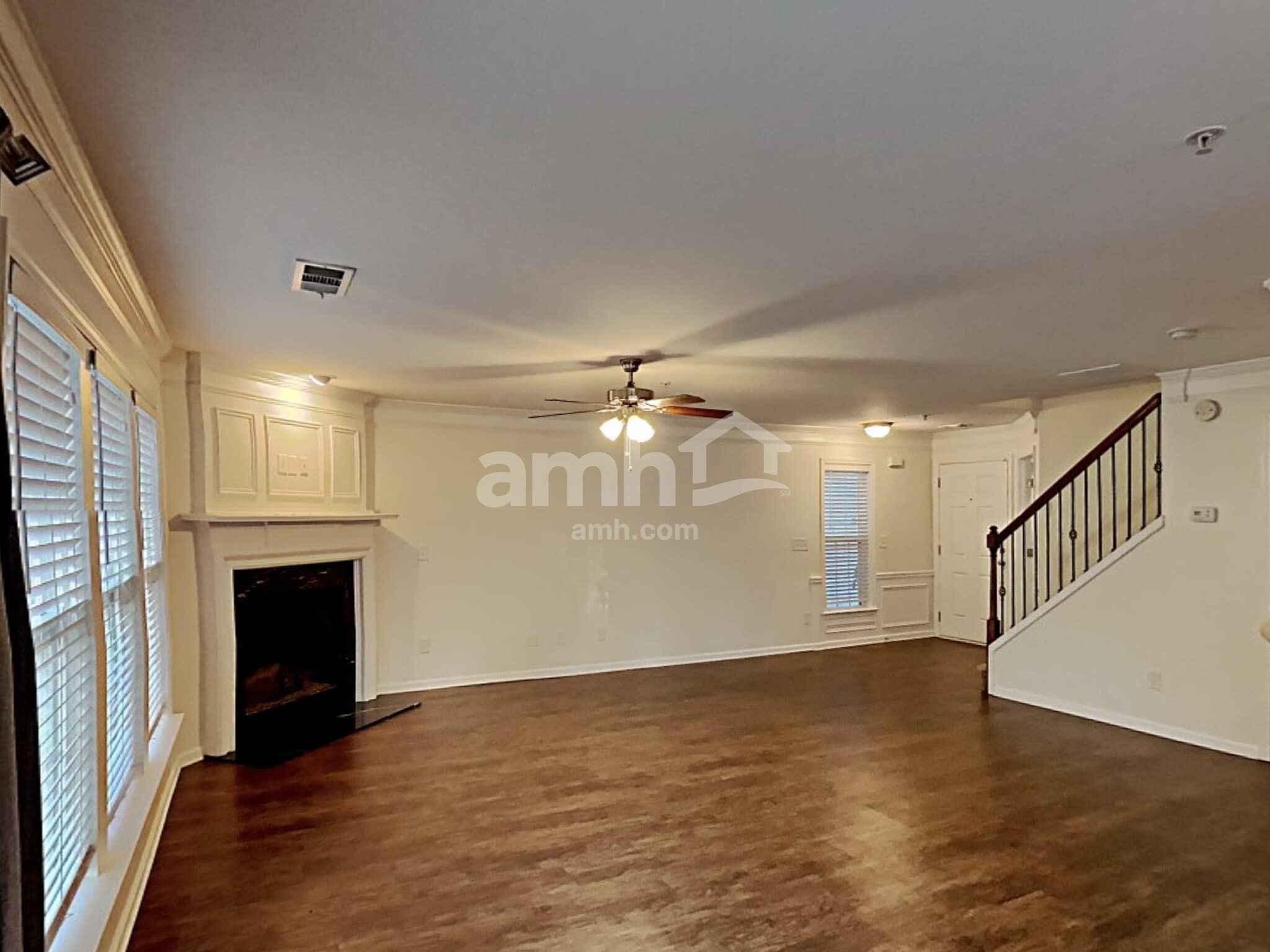 Building Photo - 325 Balaban Cir