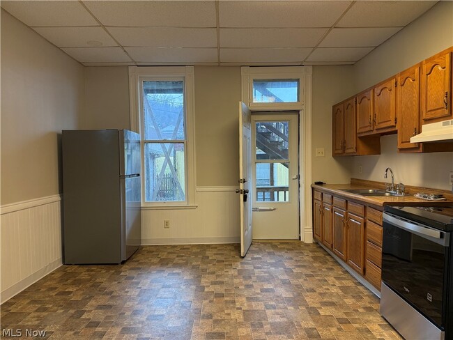 Building Photo - 706 Washington St