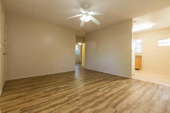 Building Photo - 414 W Leroux St