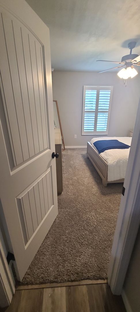 Building Photo - Beautiful 3BR/2BA home with large fenced-i...