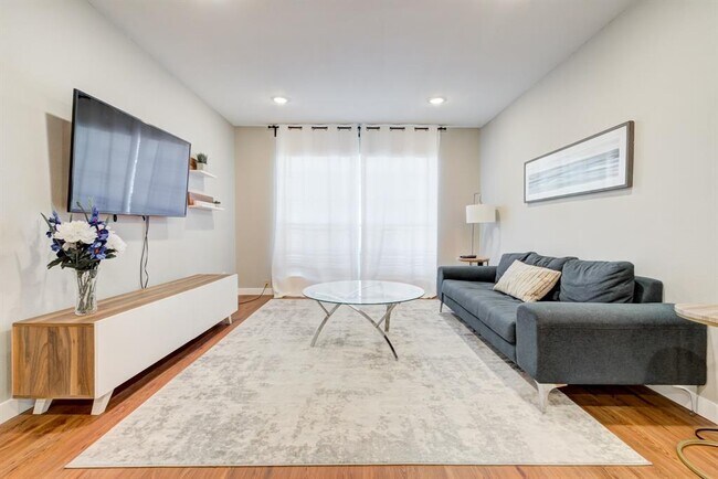 Building Photo - 2701 Bellefontaine St