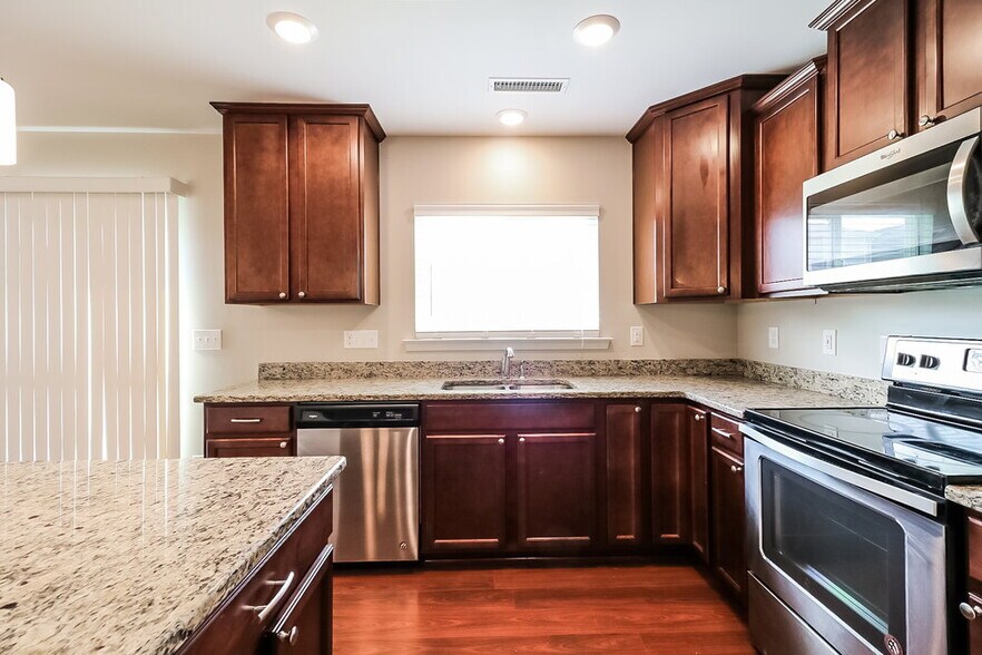 Building Photo - 232 Pamlico Dr