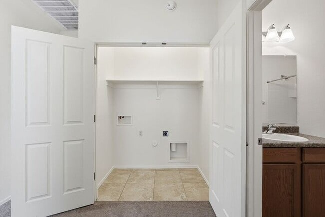 Building Photo - 6658 S Stone Fly Dr