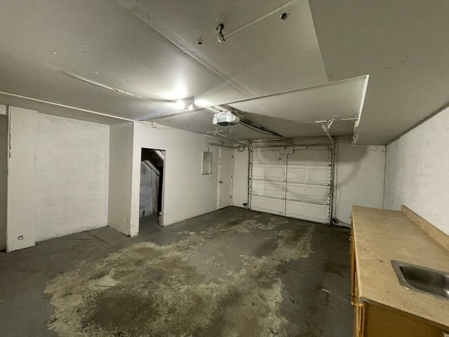 Building Photo - Beautiful 2 bed in Clearfield!