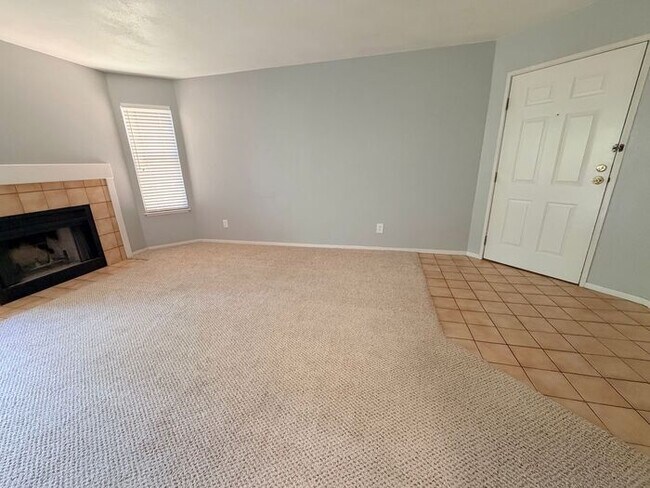 Building Photo - Reno Riverfront Condo - Single Story with Garage