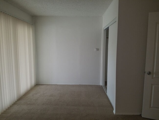 Building Photo - Large North Torrance House. Torrance Schools, Huge yard, 2 car garage hookups **OPEN HOUSE EVERY ...