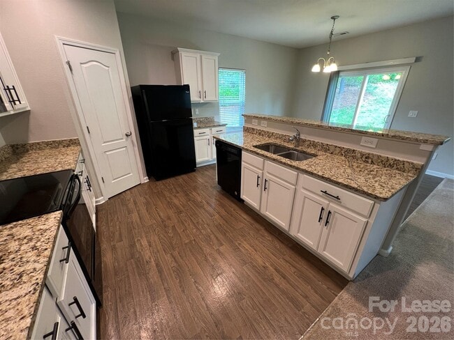 Building Photo - 8240 Paw Valley Ln