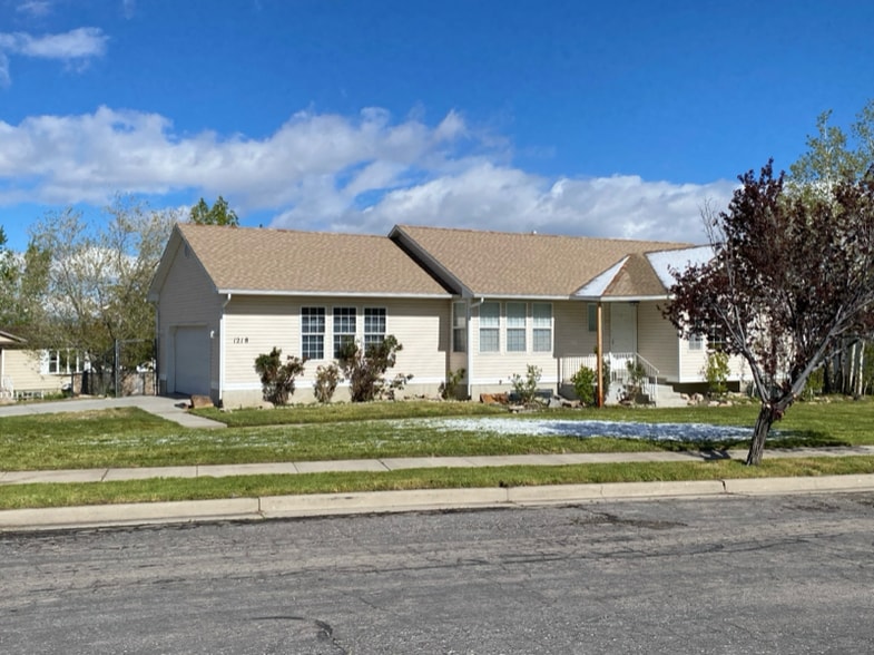 Primary Photo - 1218 Southwest Dr