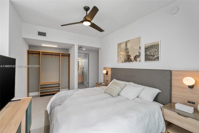 Building Photo - 159 NE 6th St