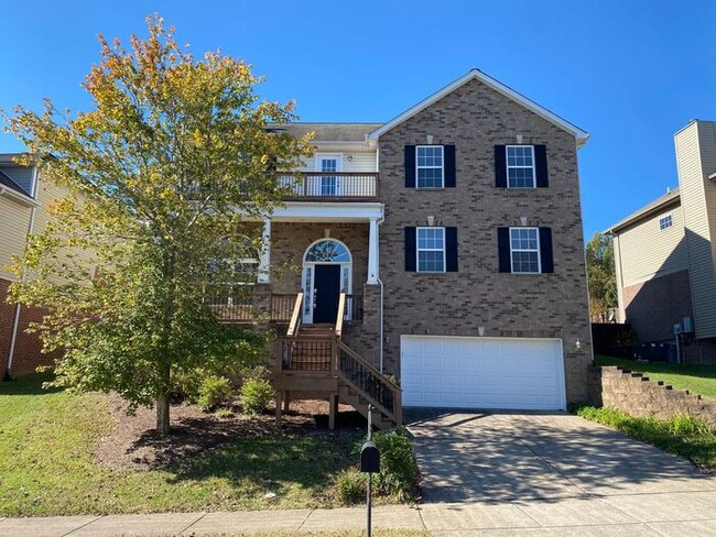 Building Photo - Huge 4 Bedroom House off Brick Church Pike...