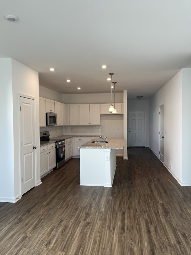 Building Photo - New Charming 3-Bed, 2-Bath Retreat with 1,573 Sq Ft of Comfort in Shelbyville!