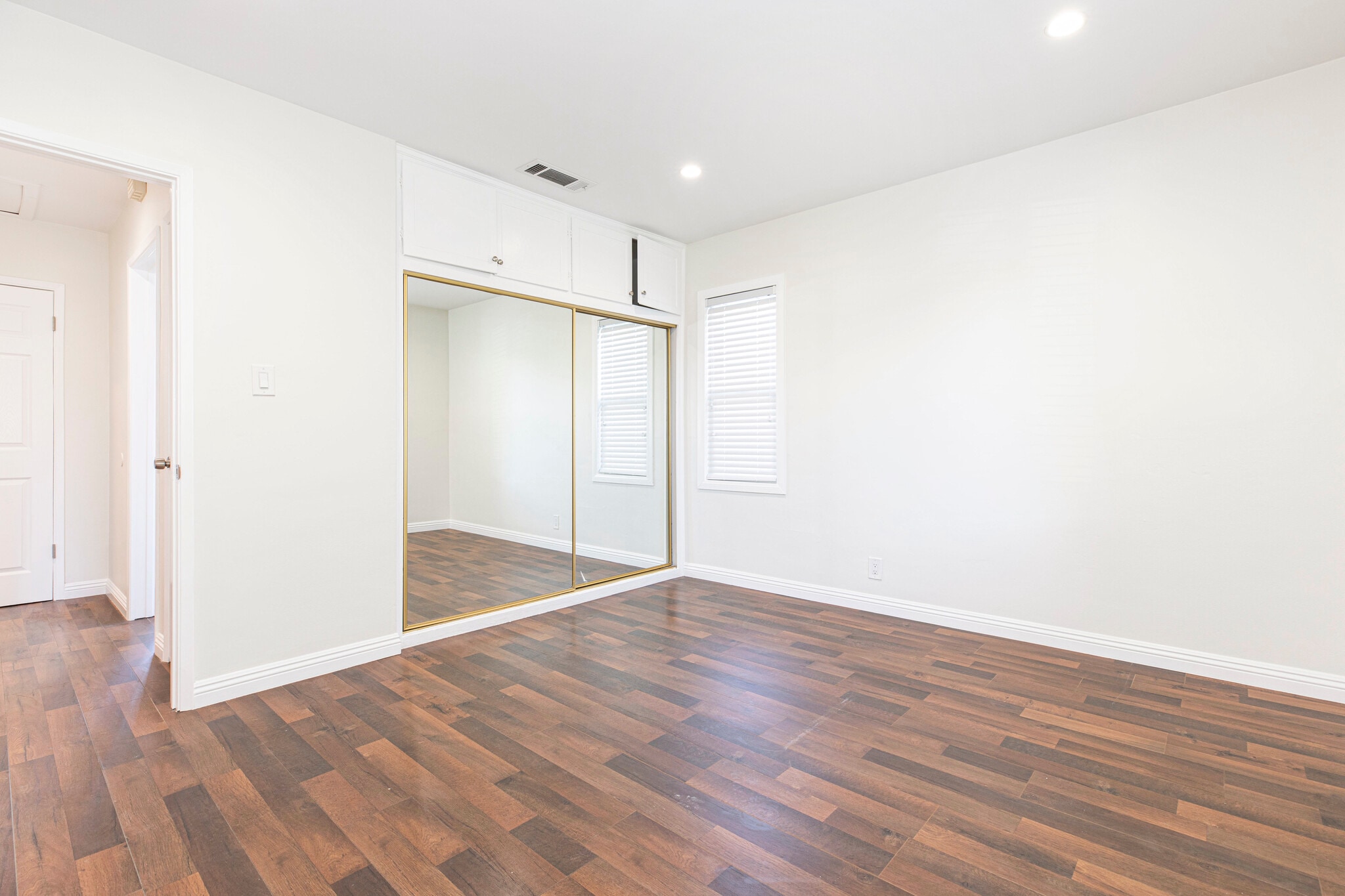 Building Photo - 17425 Emelita St