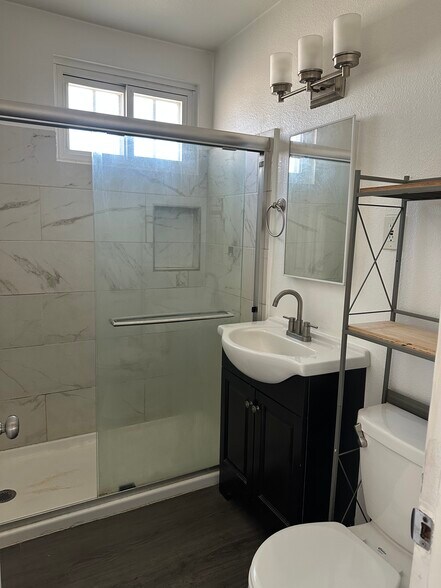 Building Photo - 11801 Hart St