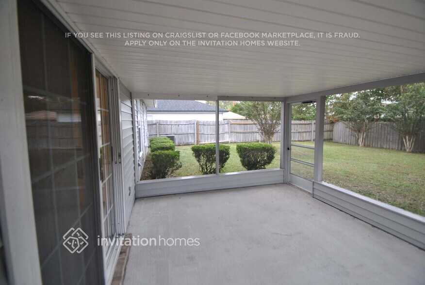 Building Photo - 11179 Barbizon Cir E