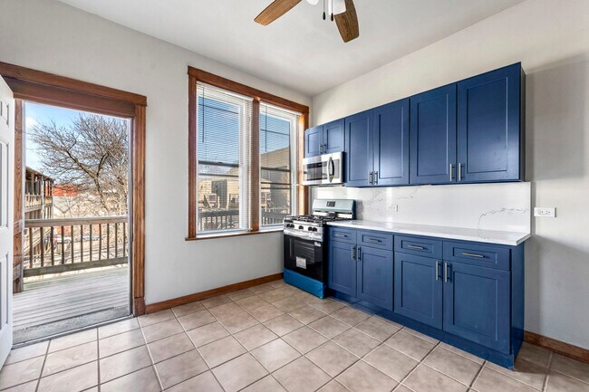 Building Photo - 2152 W Division St