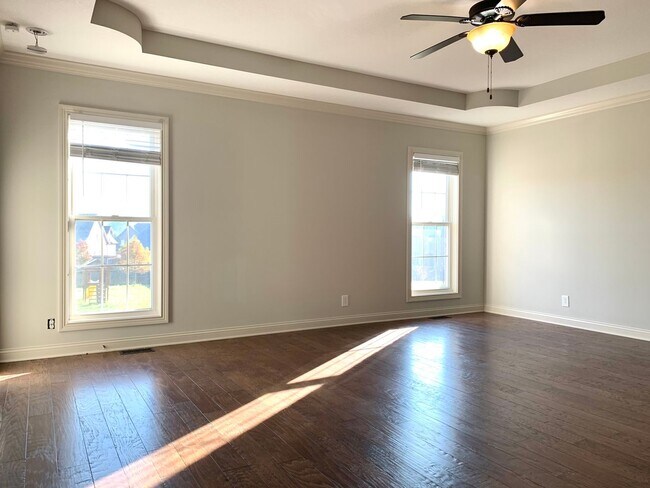 Building Photo - 1533 Edgewater Ln