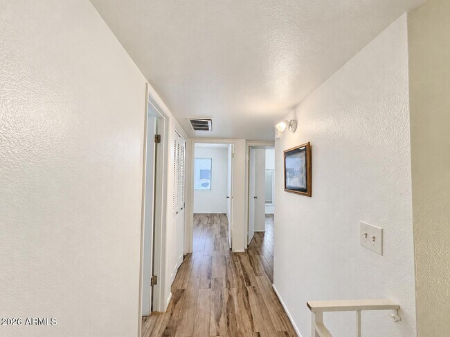 Building Photo - 5934 N 48th Ln