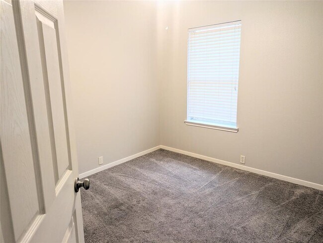 Building Photo - 11906 Sonora Springs Dr