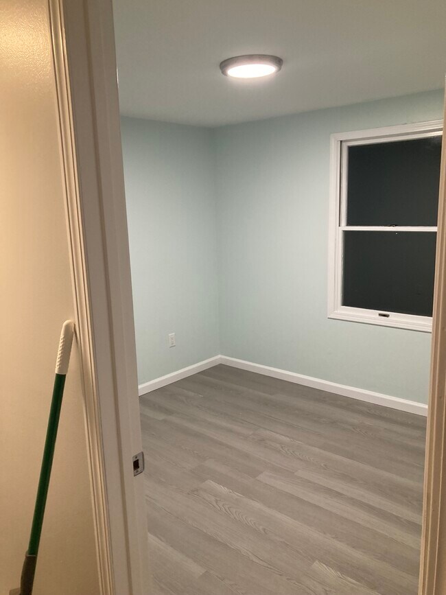 Building Photo - 608 Wheeler Ln