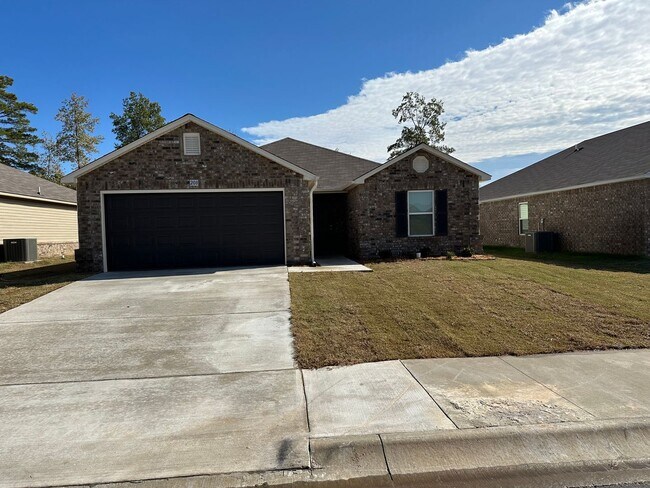 Building Photo - Practical Living Starts Here! — 3-Bed, 2-Bath Home in Maumelle