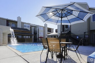 Building Photo - Falls of Wilcrest