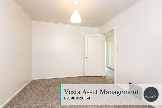 Building Photo - 512-514-514 Taraval St