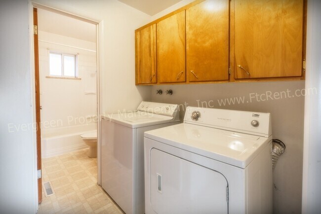 Building Photo - 309 N Shields St