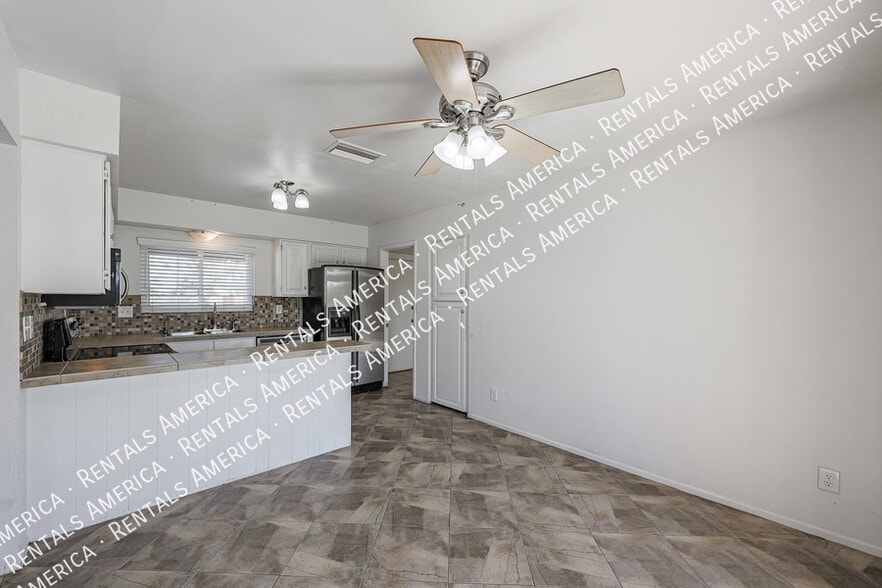 Building Photo - 913 W Jerome Cir
