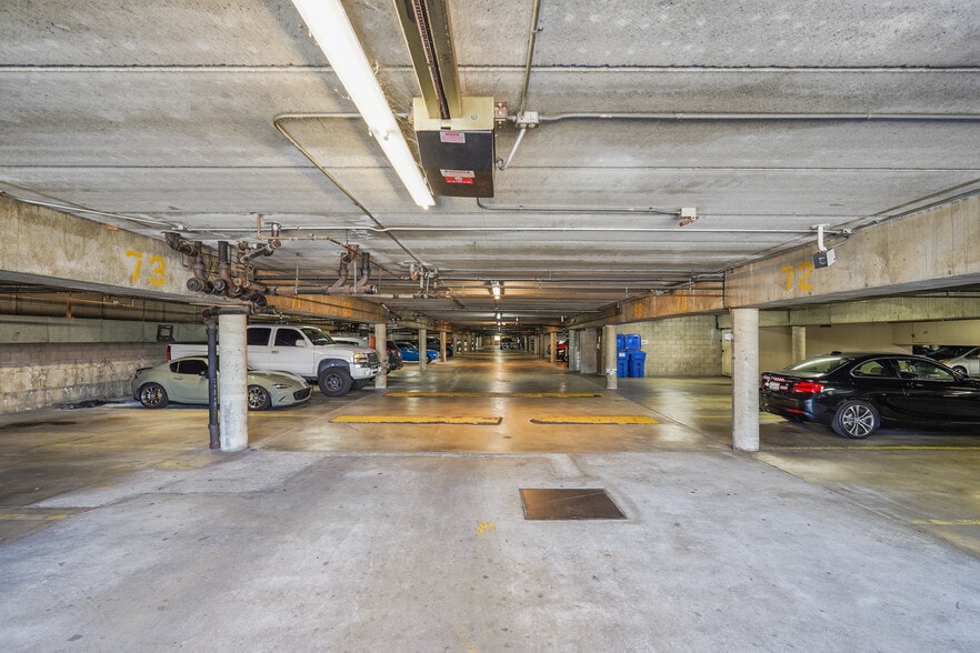 Building Photo - 4633 Marine Ave