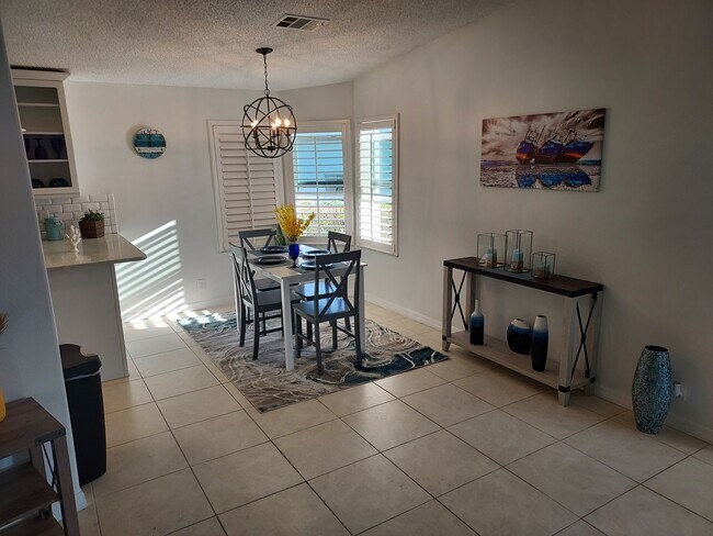 Building Photo - 17500 Primrose Ct