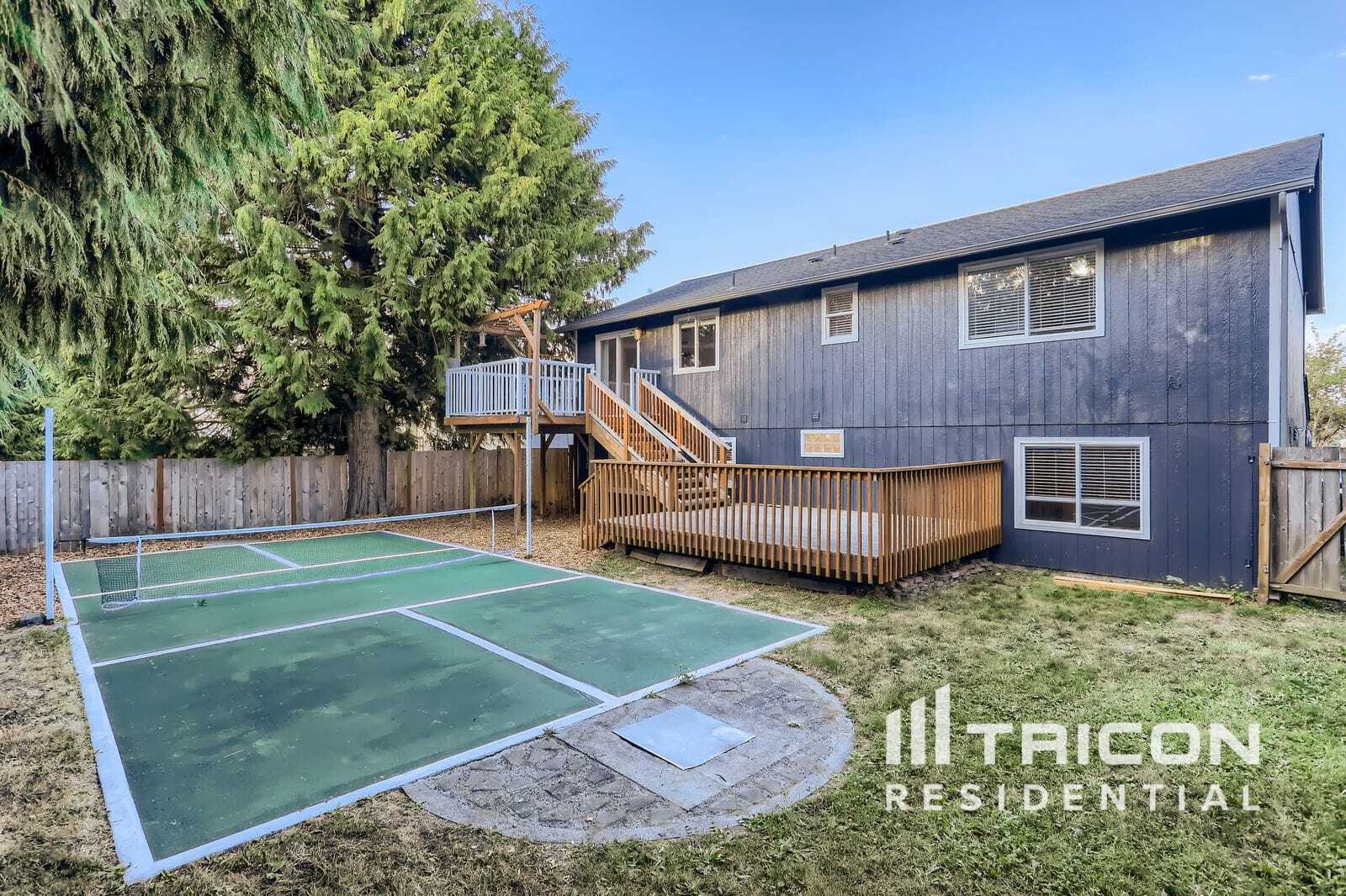 Building Photo - 624 95th Dr SE