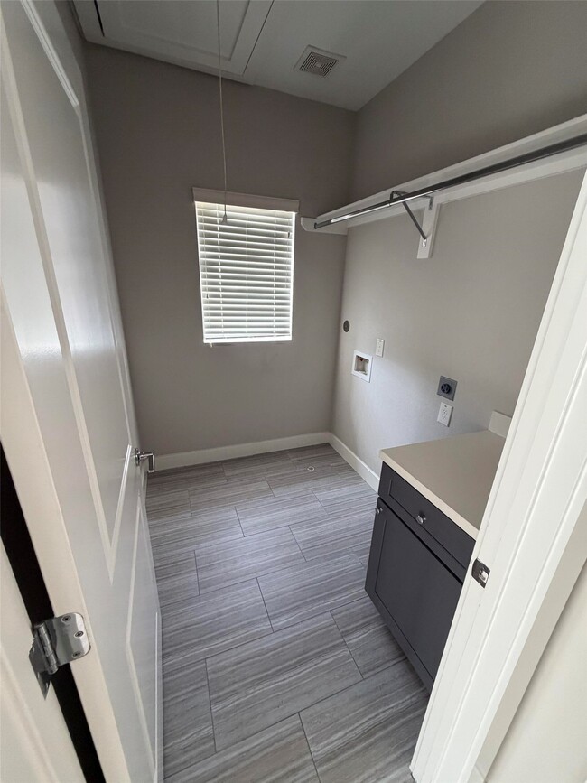 Building Photo - 10806 Warwana Rd