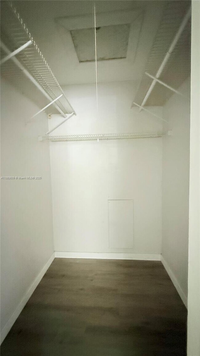 Building Photo - 337 NE 57th St