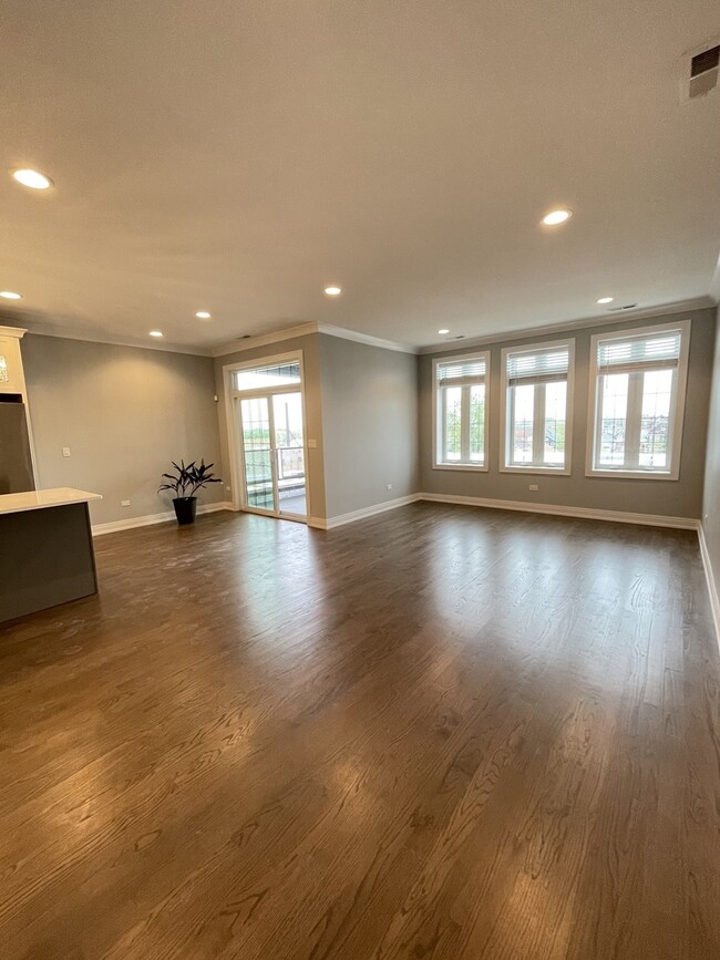 Building Photo - 2036 W 18th St