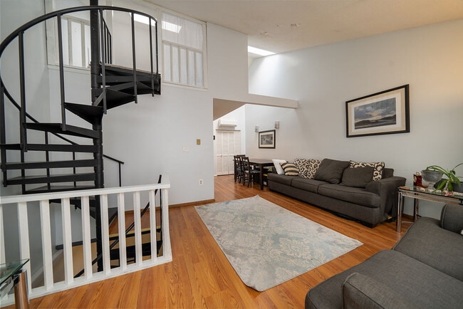 Building Photo - 32 Saginaw Trail