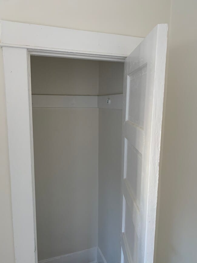 Building Photo - 137 E 31st St