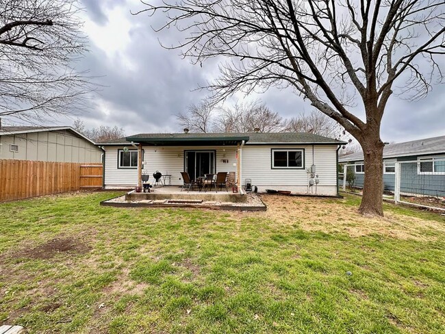 Building Photo - 410 Blueberry Hill