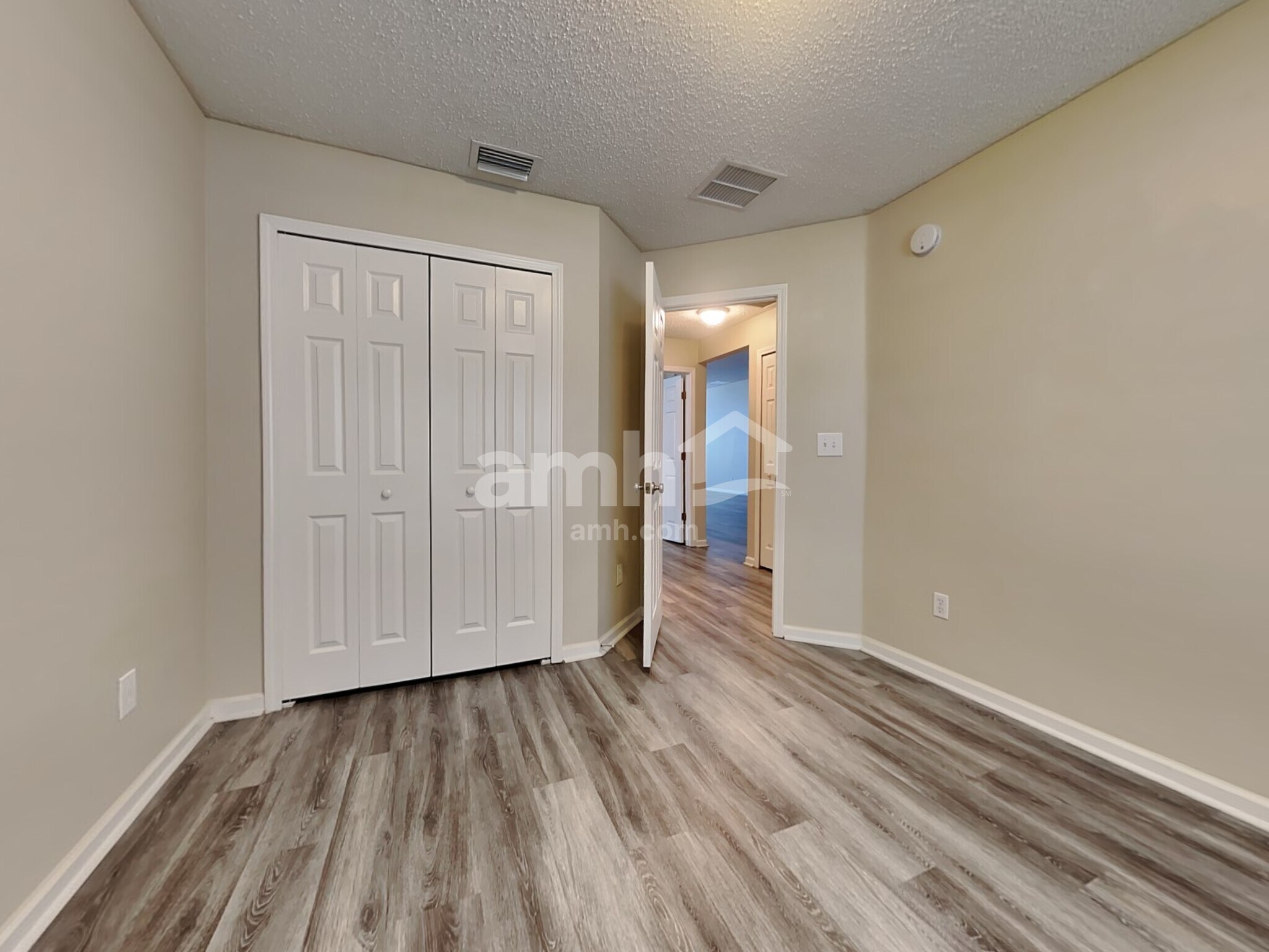 Building Photo - 14015 Fish Eagle Dr E
