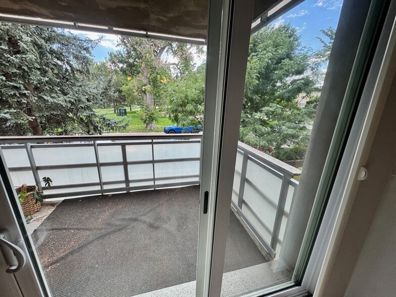 Balcony - 2500 S York St