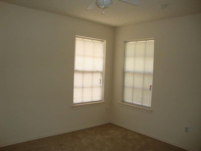 Building Photo - 1007 Black Locust Drive West