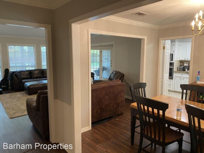 Building Photo - 3 br, 2 bath House - 3930 Timberwood Dr.